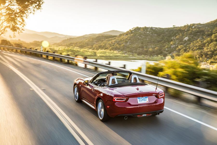  Fiat 124 Spider Lusso (348) 2016 года  (NA) (фото 26 из 43)